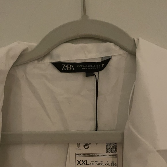 NWT Zara wrap top, so crisp! - Picture 3 of 4